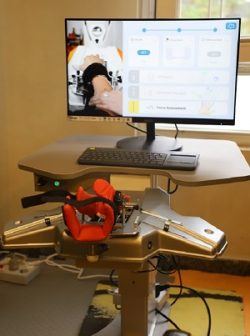 دستگاه ربات دست ویژه کودکان